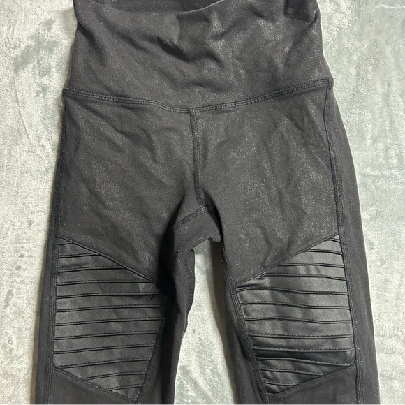 Alo Yoga High-Waist Moto Leggings Black Womens Athleisure Mesh Size XS. - Picture 10 of 10